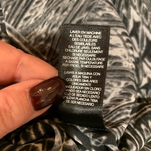 Kenneth Cole New York Sheer Black & White Blouse Size  XS - Picture 6 of 6